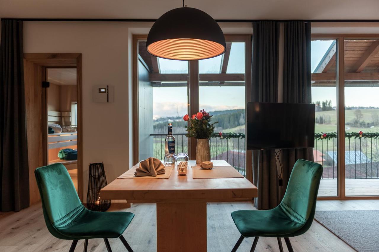 Forstgut - Premium Waldchalets Und Lodge Suiten Regen Exterior photo