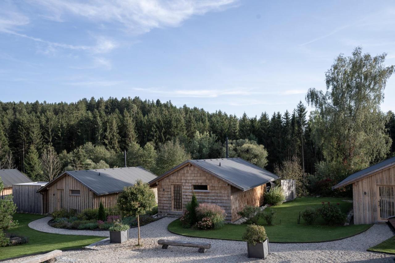 Forstgut - Premium Waldchalets Und Lodge Suiten Regen Exterior photo
